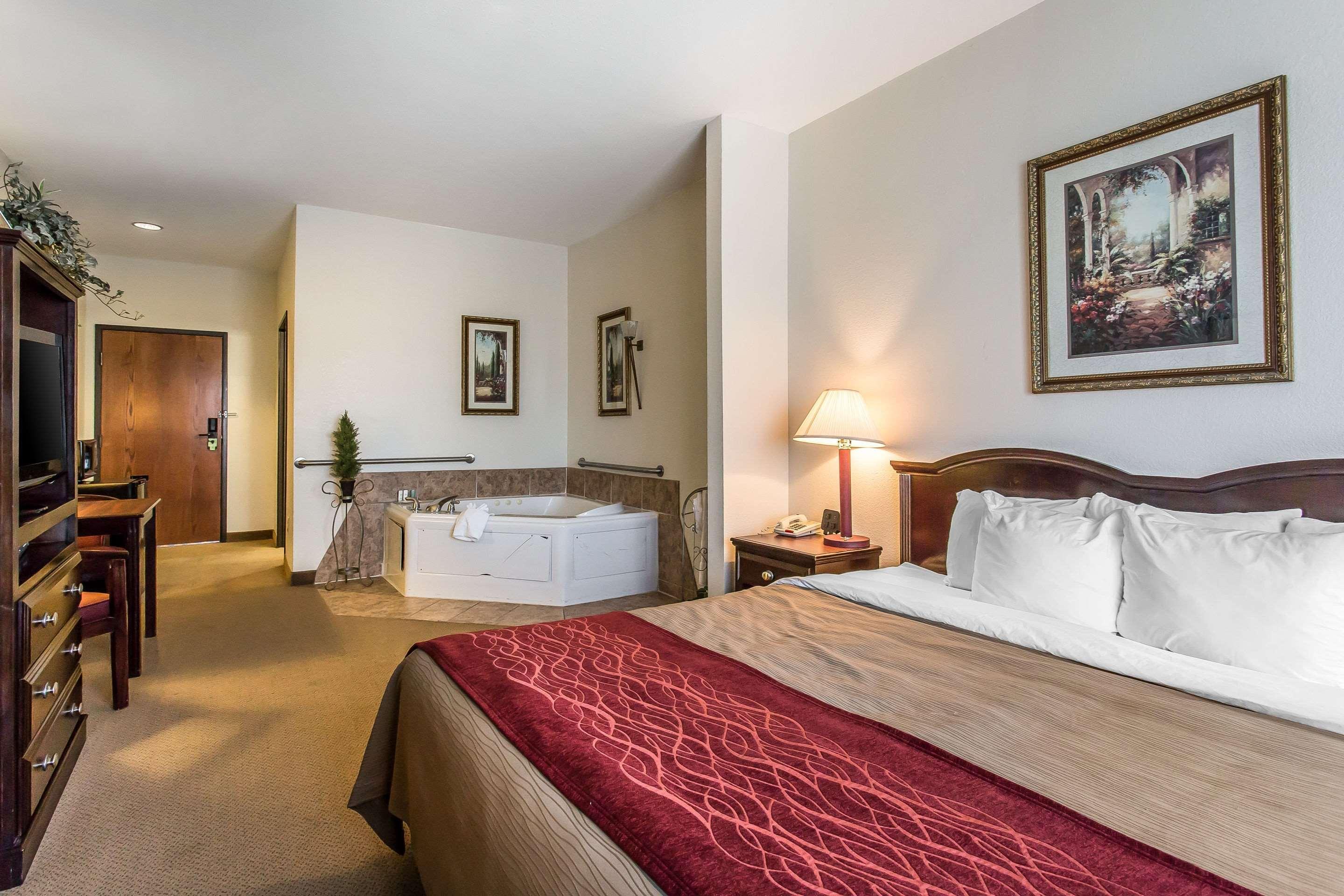 Quality Inn & Suites Guymon Exterior photo